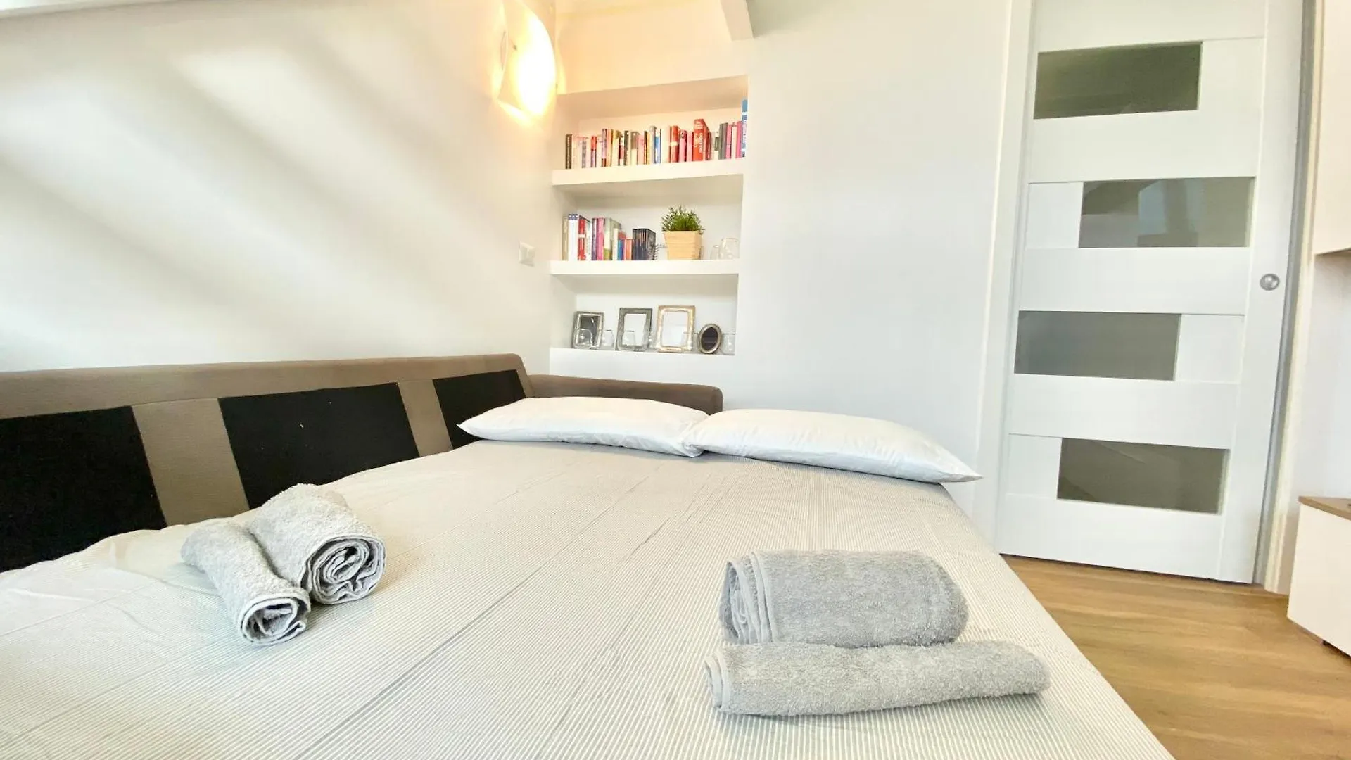 Loft 20 Minuti Dal Duomo - Moderno E Accogliente Apartment Milan 0*,  Italy